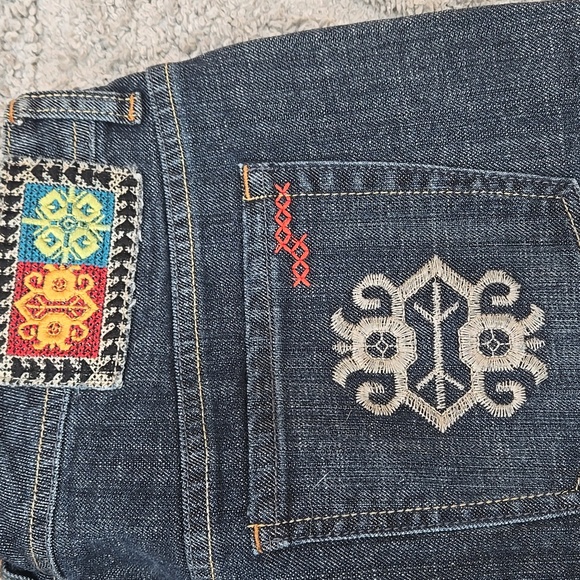 NWT! Chico's Embroidered Straight Leg Jeans!! - Picture 6 of 7